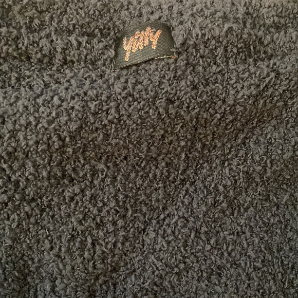 Fabletics Yitty Pet Me Crewneck Top NWT - Picture 4 of 8